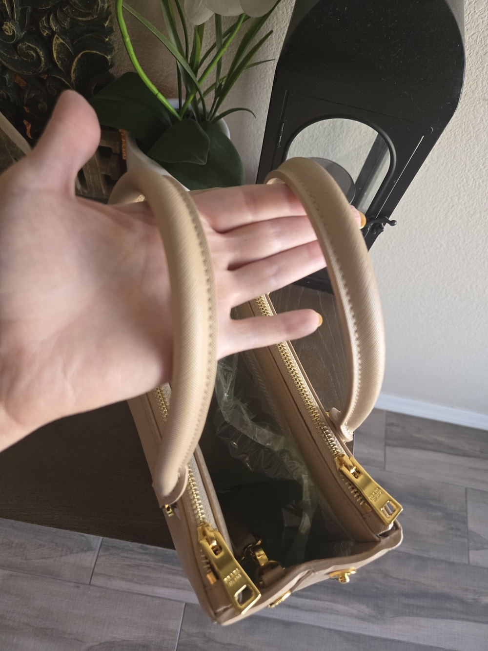 Beige Inspires Saffiano Medium Size Purse - Picture 7 of 9